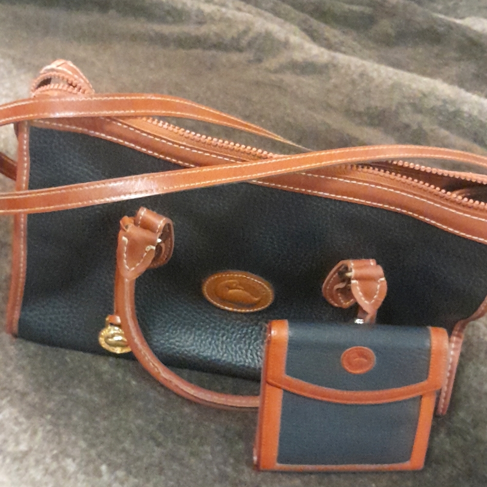 Dooney & Bourke allweatherleather